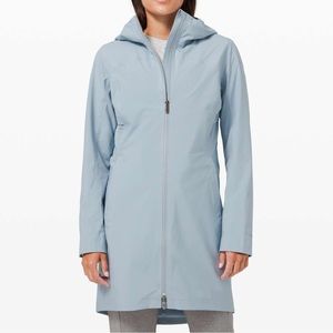 Brand New Lululemon Rain Rebel Jacket in Chambray Size 6